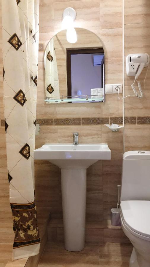 سوخومي Hotel In Sukhum المظهر الخارجي الصورة