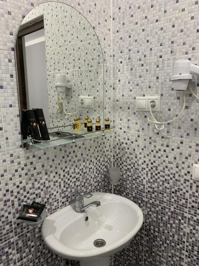 سوخومي Hotel In Sukhum المظهر الخارجي الصورة