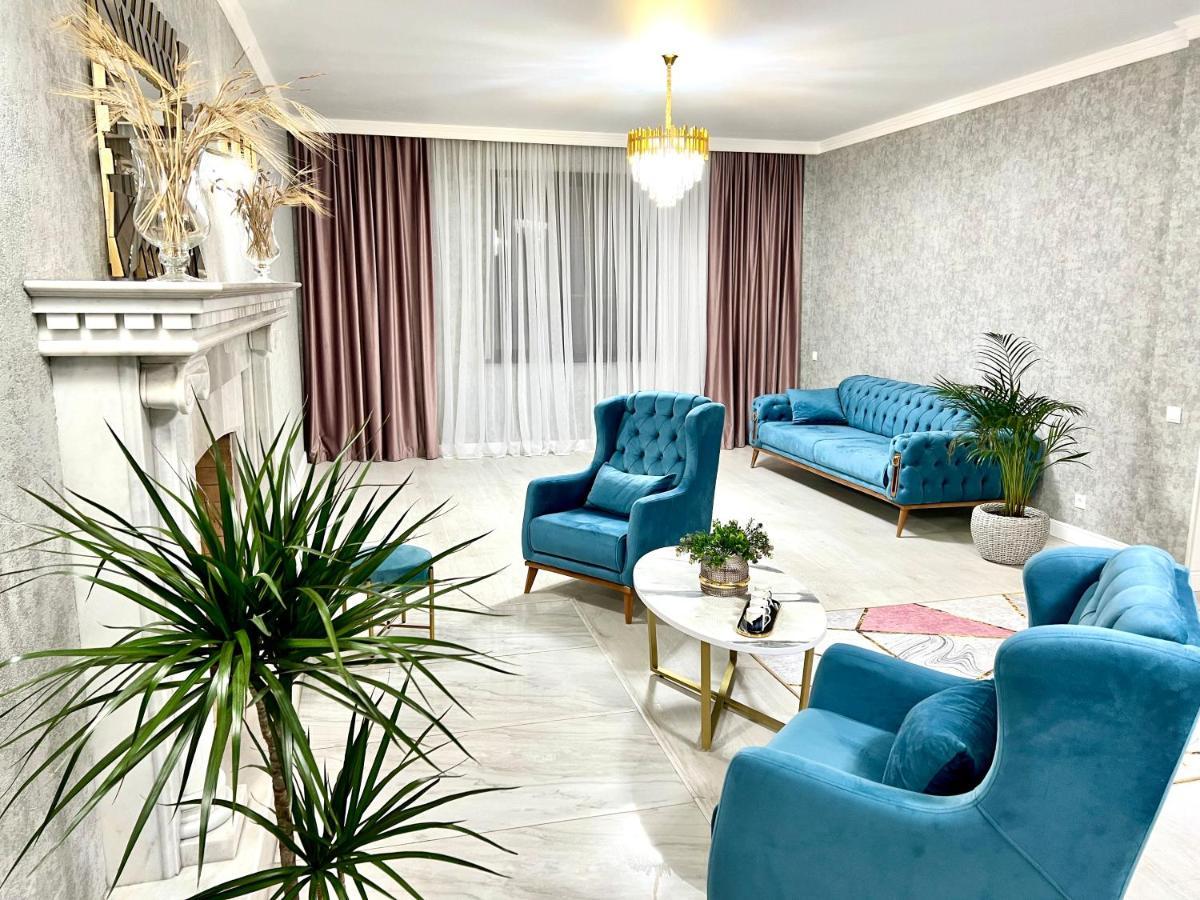 سوخومي Hotel In Sukhum المظهر الخارجي الصورة