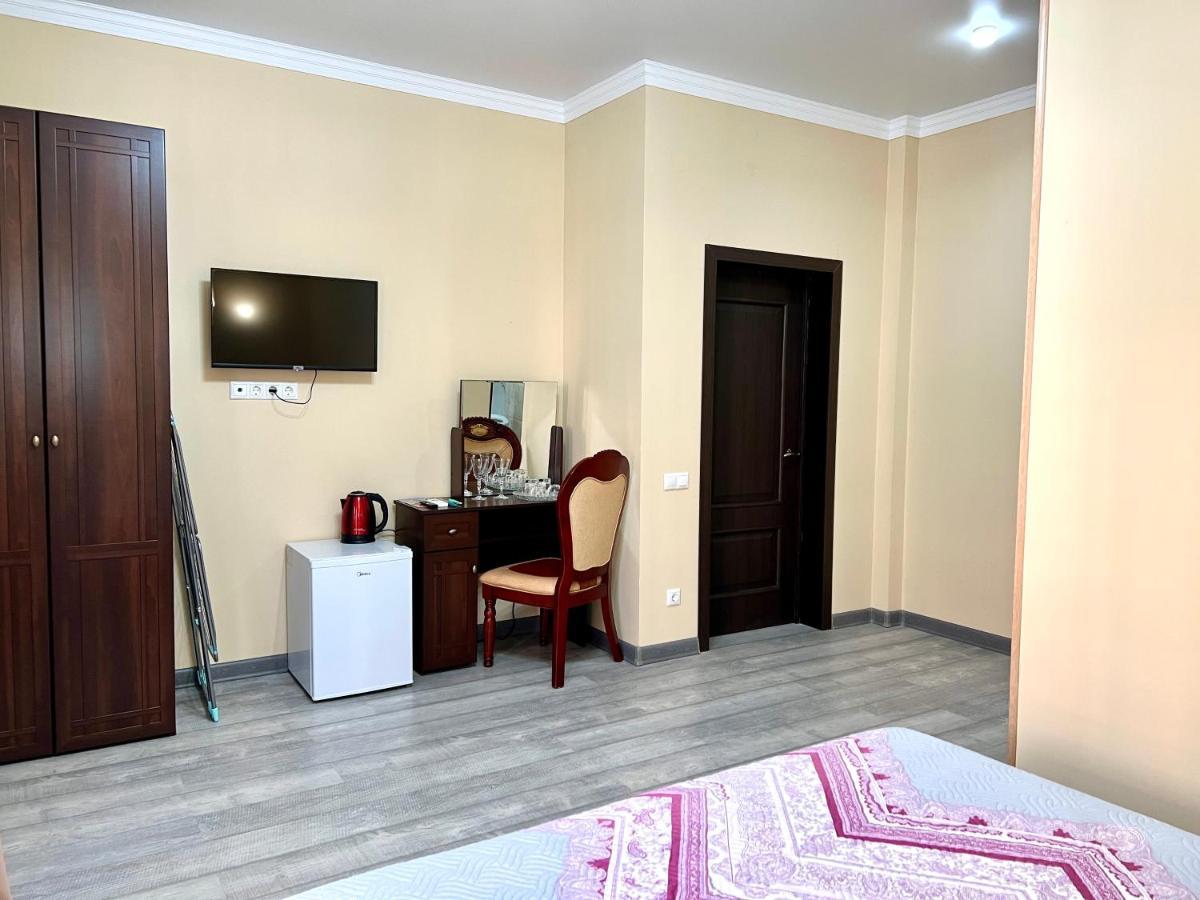 سوخومي Hotel In Sukhum المظهر الخارجي الصورة